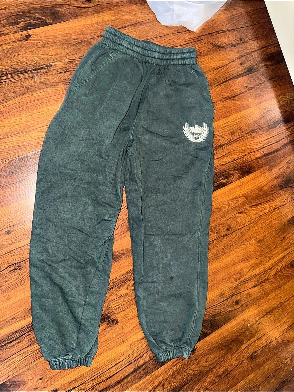 Nike Logo Joggers in Green Large
